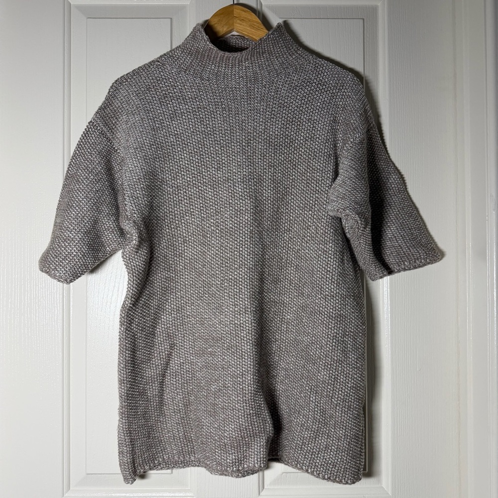 Celtic & Co Mock Neck Knit Short Sleeve Shirt Top Medium Neutral Minimalist